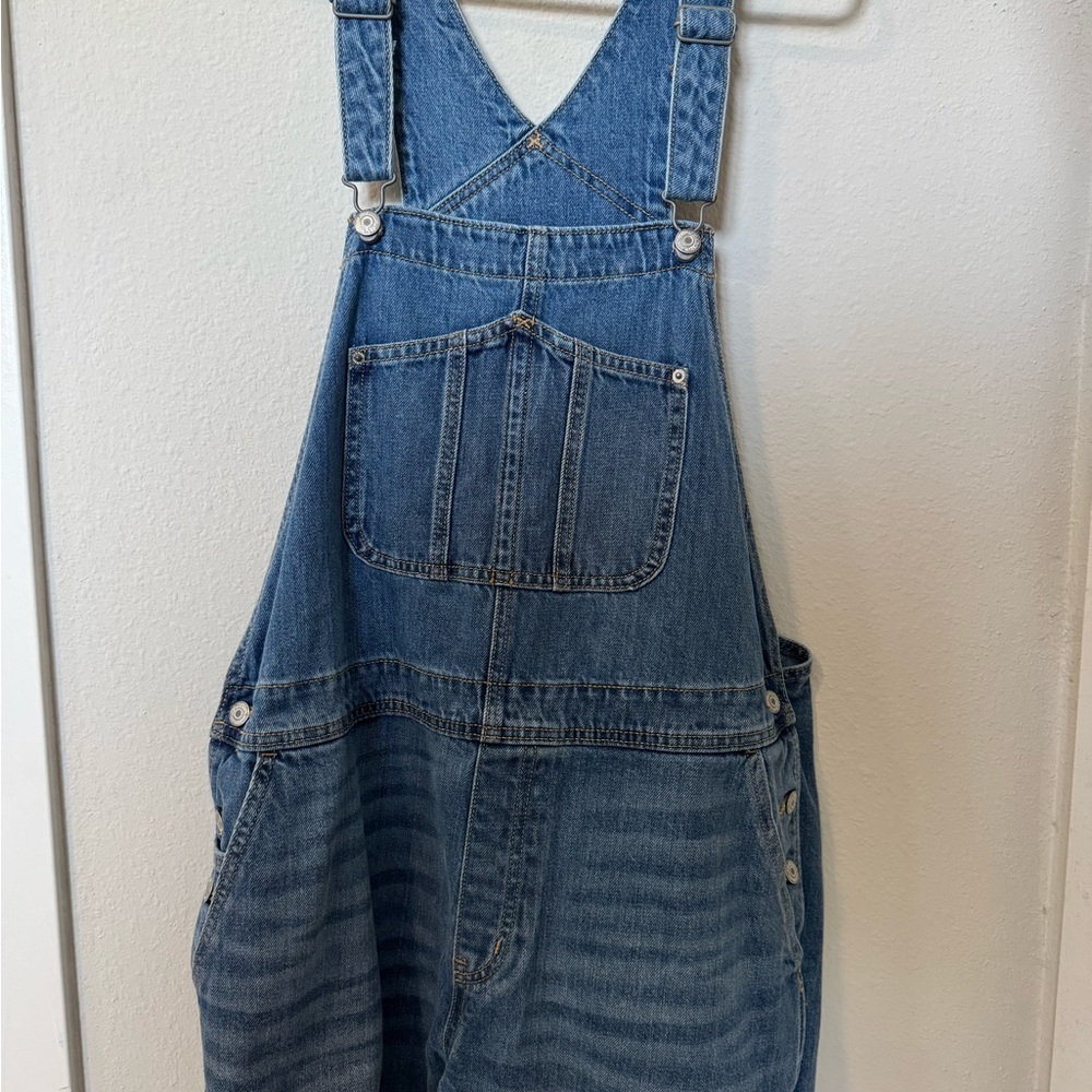 Old Navy Blue Jean Shorts Cut-Off Style